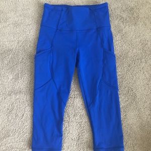 Lululemon Cropped Leggings (size 4) (19")